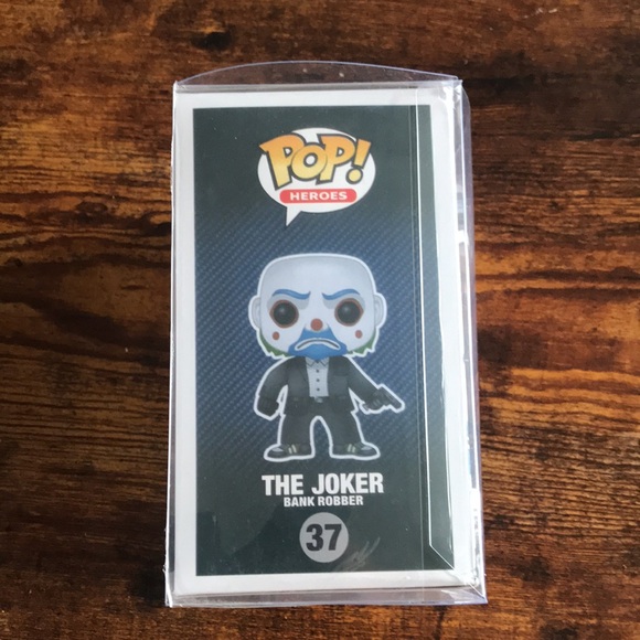 Funko Pop! Vinyl: DC Comics - The Joker (Bank Robber) #37 Pop Armor - Picture 4 of 6